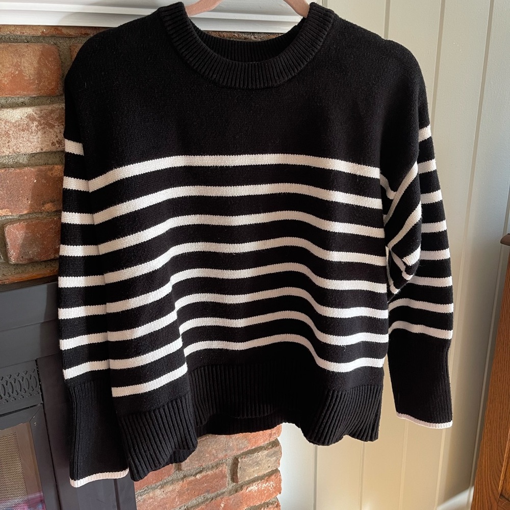 Philosophy women’s black & white striped sweater. Size large.